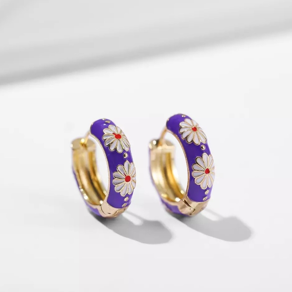 Purple Floral Gold Huggie Hoop Earrings 🎁 BUNDLE EARRINGS - 3/$55 OR 5/$70 🎁